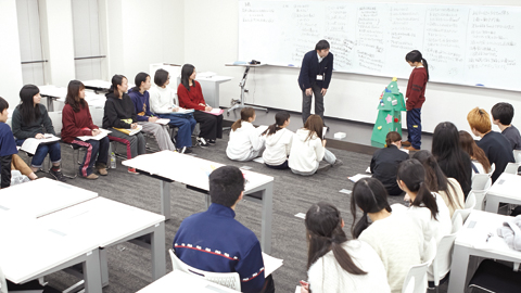 大和大学 教育学部では、地域連携で1年次から教育研修を実施