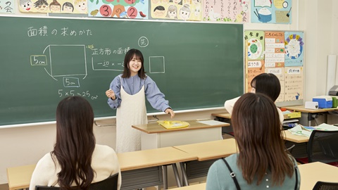 神戸女子大学 2025年４月教育学部（仮称）を設置構想中