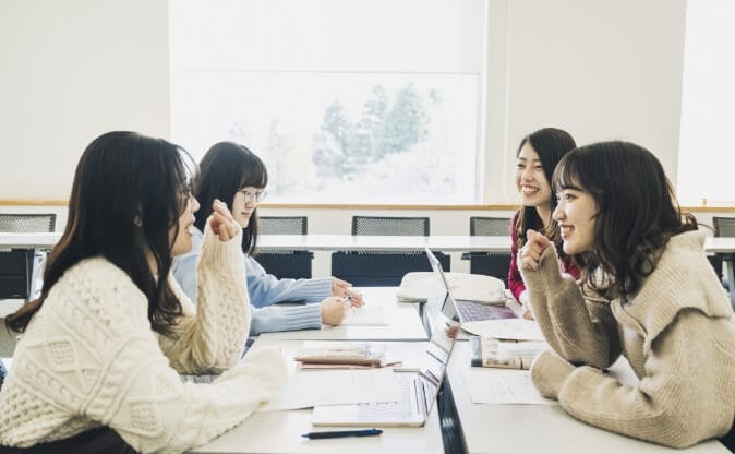 絵本の世界にも社会的問題が潜んでいる