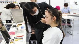 美容師・ヘアメイクを目指す!