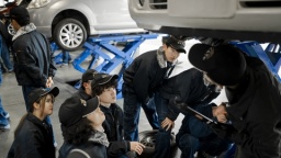 九州工科で車のおもしろさを体感しよう!