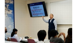 対面、またはオンラインにてスタッフが個別で相談にのります。入試/学修内容/学費など何でもどうぞ!
