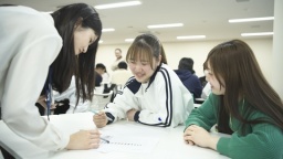日時も自分次第!個別に相談するからより深く進路を考えられる★