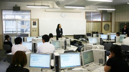 “未来の自分”を発見できる折尾愛真短期大学に来て見て、未来への一歩を踏み出そう!