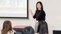 保護者対象の保護者説明会を開催しています。