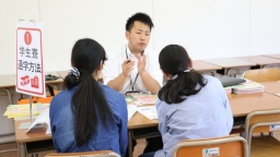 気になるブースで個別面談。少人数でじっくり話を聞くことが出来るよ!