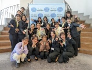 土日のイベントに参加が難しくても大丈夫!平日学校説明会