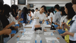 先輩に何でも聞いてみよう！仕事のこと、学校のこと。
