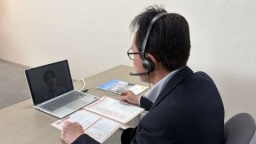 自宅にいながら、スマホやパソコンを使って、本学教職員となんでも話せます。