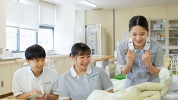 高校生・社会人大歓迎♪ 個別でゆっくりご案内!