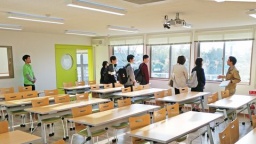 在校生がお出迎え︕ 校内・実習場⾒学あり