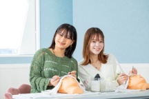 ヘアアレンジやまつエクを先輩と一緒に体験しよう！