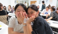 ビューティメイクや特殊メイクを学ぼう