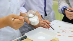在学生との交流と「体験」ができる薬学部オープンキャンパス