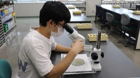 熊本県立技術短期大学校 半導体製造に関する実習を多数⽤意。