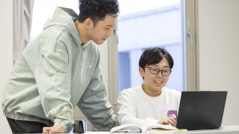 新潟工科大学 文系/理系とは分けずに、課題の発見・解決によって新たな価値を構築し創りだせる人材を育成する