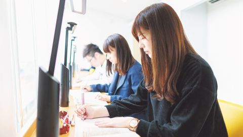 新潟薬科大学 専門スタッフが常駐。一人ひとりの希望に沿ったキャリア形成をサポート！