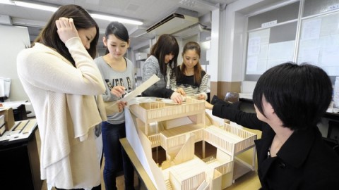大阪建設専門学校 建築・インテリア・バイオ・環境・エコ・ペットなどの資格取得をバックアップ