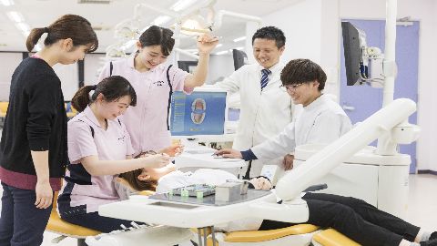 新大阪歯科技工士専門学校 歯科チーム医療が学べる！