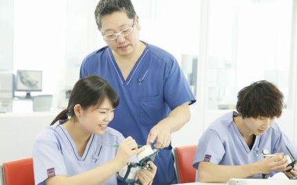 横浜歯科医療専門学校 授業や実習を担当する教員数が日本トップレベル！