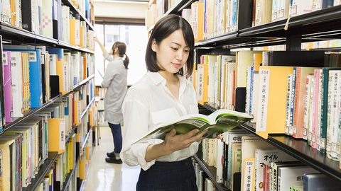 東京衛生学園専門学校 医療専門書が20,000冊揃う図書室