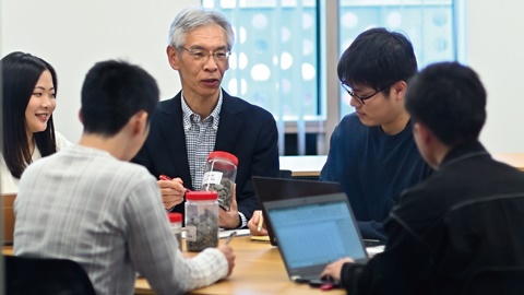 静岡理工科大学 最先端の研究に教員と共に挑戦！「少人数制」の研究室