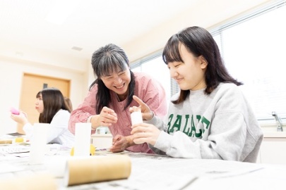 日本こども福祉専門学校 現場経験者が勢ぞろい！生徒一人ひとりと向き合います！