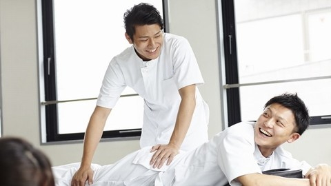 日本医学柔整鍼灸専門学校 技術が学べるゼミ+独立開業ゼミで将来活躍するための技を磨く