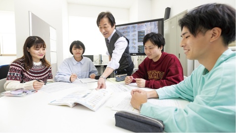 帝京科学大学 「大学生」としての学びを支える『助言教員制度』