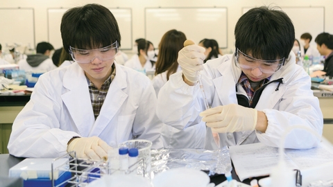 東京薬科大学　生命科学部 第三者機関から高い評価を受けるハイレベルな研究活動