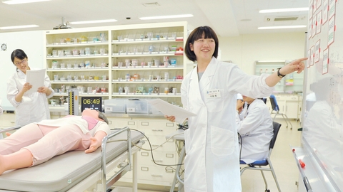東京薬科大学　薬学部 最新の設備での実務実習事前実習と多数の病院・薬局の協力による医療の最前線に触れられる実務実習