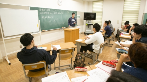 新潟医療福祉大学 ■教職を目指す学生を総合的にサポート