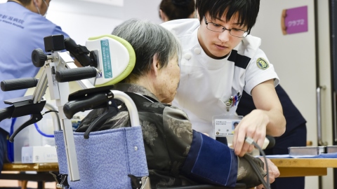 日本歯科大学　新潟生命歯学部 超高齢社会に寄りそった、「訪問歯科口腔ケア科」での臨床実習