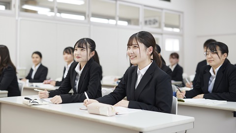 富山短期大学 公務員試験もサポート！夢にさらに近づける！