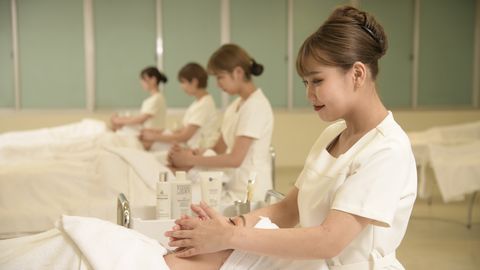 東京総合美容専門学校（ＴＳＢＳ） とにかく実習が多い！授業の70～80%が実習！