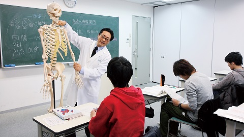 大阪医療技術学園専門学校 卒業後の教育システムで生涯学習