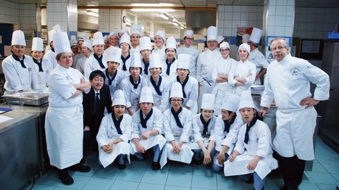 東京ベルエポック製菓調理専門学校 海外研修で本場の「おいしい」を学ぶ