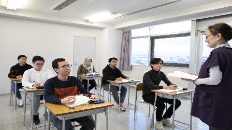 大阪電子専門学校 留学生の受入れも積極的に行っているグローバルな専門学校！