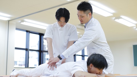 関西医療学園専門学校 実技・実習の授業を重視