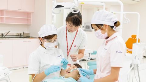 東京町田歯科衛生学院専門学校 国家資格の合格へ導くカリキュラムで、一人ひとりの“なりたい”をサポート！