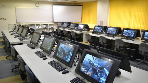 静岡産業技術専門学校 実習室