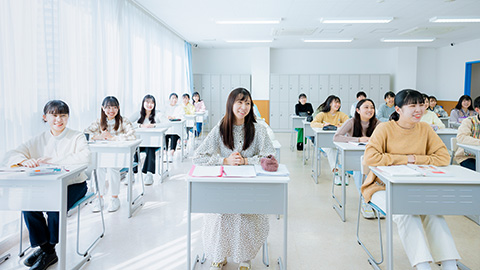 横浜未来看護専門学校 横浜未来独自の学費支援制度（戸田中央メディカルケアグループのスケールメリット）