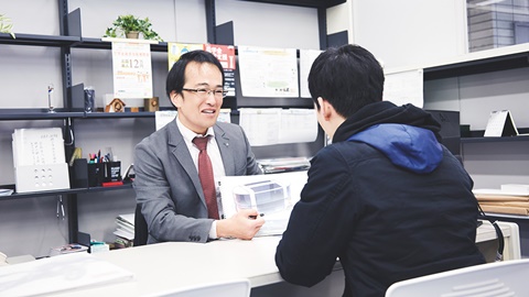 神戸芸術工科大学 個別面談や就活対策など、就職後を見据えた様々なプログラムで一人ひとりの就職活動を強力にサポート