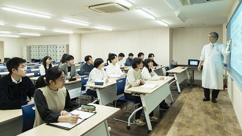 日本分析化学専門学校 資格取得サポート