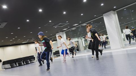 大阪テーマパーク・ダンス専門学校 憧れの現場をリアルに再現した実習室