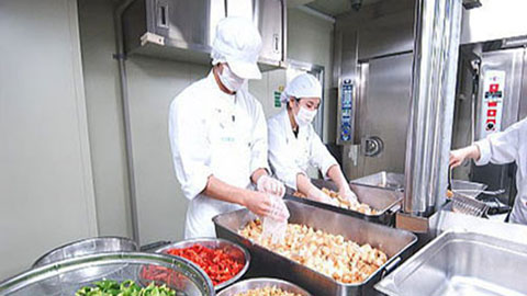 華学園栄養専門学校（管理栄養士科・栄養士科） 給食経営管理実習