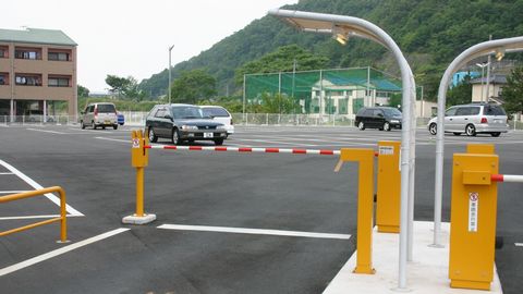 岡山商科大学 自動車通学を可能にする学生用駐車場