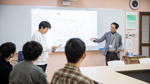 千葉経済大学 「あたたかく面倒見が良い」少人数教育は、30名以内の講義が全体の約6割、ゼミは15名程度