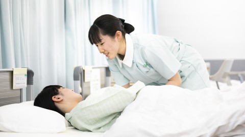 大阪医専 【学内・病院実習】西日本を代表する病院・施設と実習提携。身につけた知識・技術をより確かに。