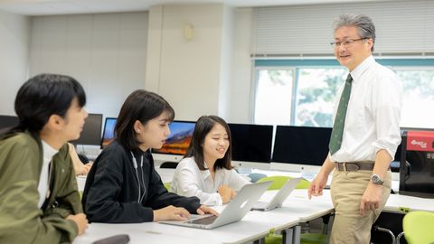 東京女子大学 自ら学び考え主体性を養う少人数教育　/　アドバイザー制度